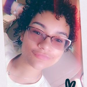 Meet your Posher, Jade